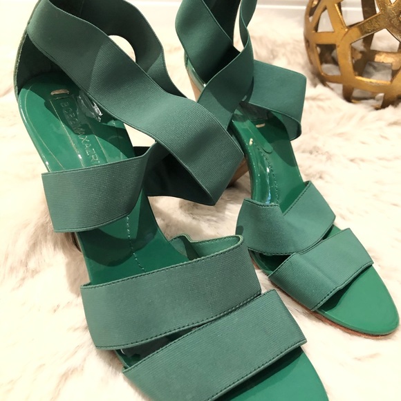 BCBGMaxAzria green elastic band and wooden heels - Picture 2 of 8